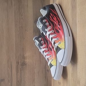 Converse shoes men Brand new.